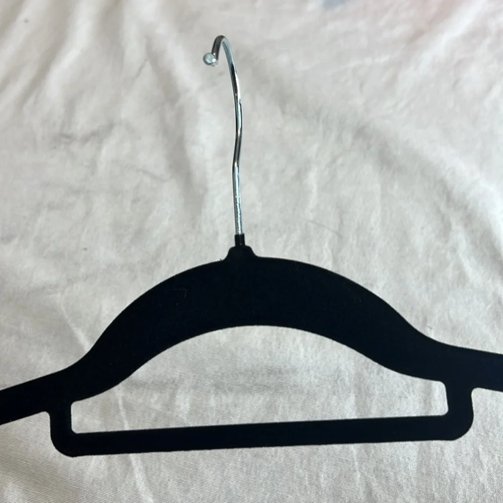 ⭐️ or 🌞 25 Premium slim nonslip space savet black velvet hangers swivel hook